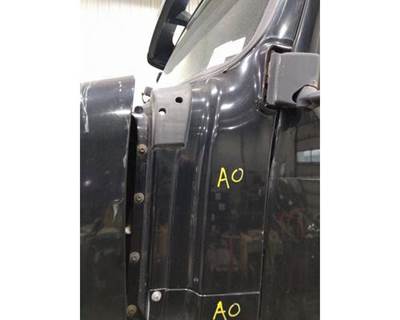 Volvo VNL Left Cowl