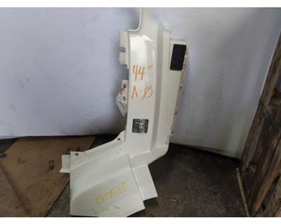 Volvo VNL Right Cowl