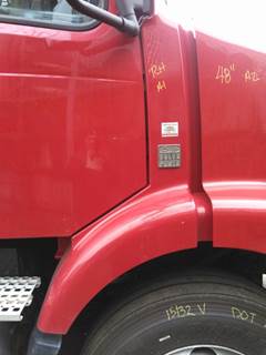 Volvo VNM Right Cowl