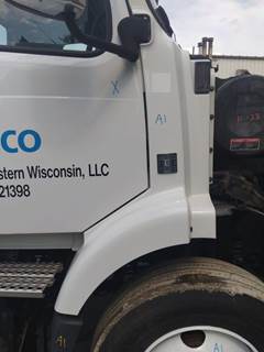 Volvo VNM Right Cowl