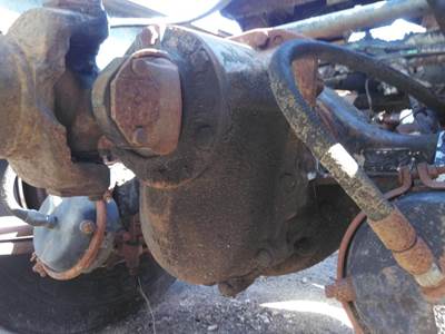 Eaton-Spicer DS404R390 Cutoff for a Freightliner FLD120