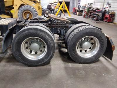 Meritor-Rockwell MD2014HR264 Cutoff for a Volvo Manufacturer AIR LEAF