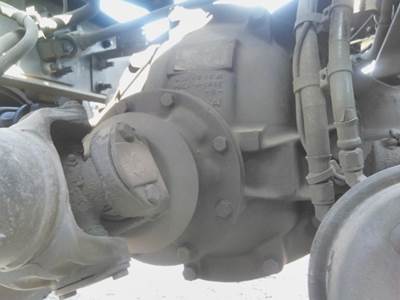 Meritor-Rockwell RS23160R563 Cutoff for a Freightliner Manufacture FH32 - 4 " LATE SPRING