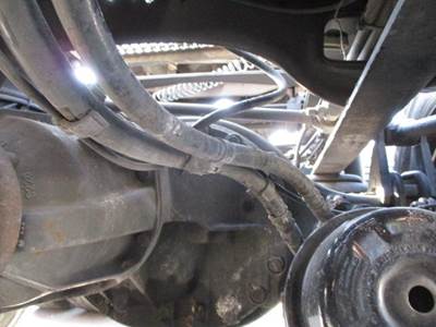 Paccar MV2014PR279 Cutoff for a Paccar LOW AIR RIDE