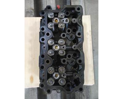 Mack E7 E-Tech Cylinder Head for a Mack E7 ETEC 300 TO 399 HP