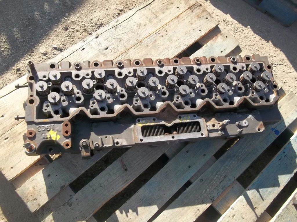 1981 Paccar PX9 Cylinder Head for a Peterbilt 353 For Sale Stockton