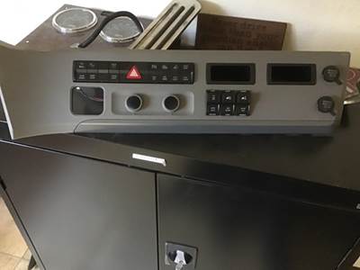Freightliner Cascadia 126 Dash Panel