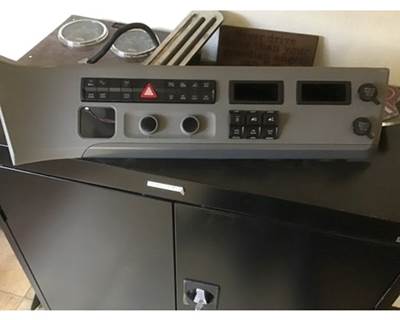 Freightliner Cascadia 126 Dash Panel