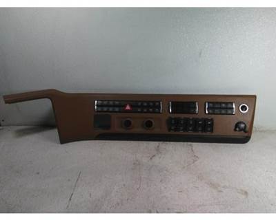 2024 Freightliner Cascadia Tan Dash Panel Loaded Double Lockers