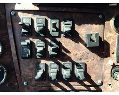 2000 International 9900I Center Dash Panel with 11 Switches