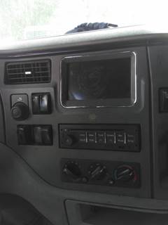 2015 Peterbilt 587 Dash Panel with Display