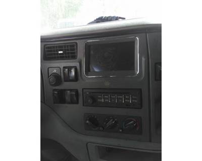 2015 Peterbilt 587 Dash Panel with Display