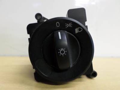 Freightliner Cascadia 125 Headlamp Switch