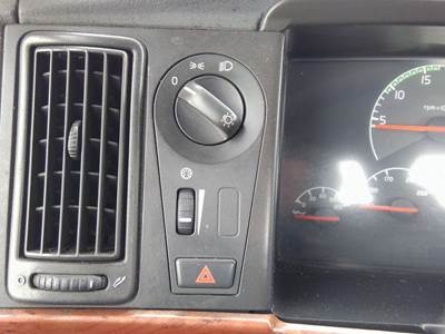 Volvo VNM Headlamp Switch