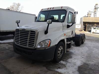 Freightliner Cascadia 125 Day Cab Truck