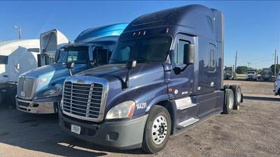 Freightliner Cascadia 125 Day Cab Truck