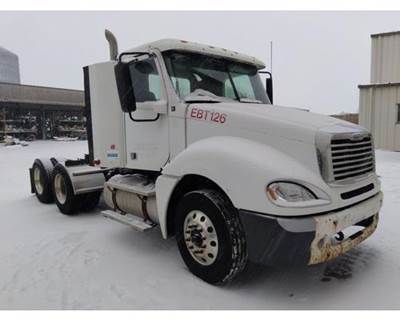 Freightliner Columbia 120 Day Cab Truck