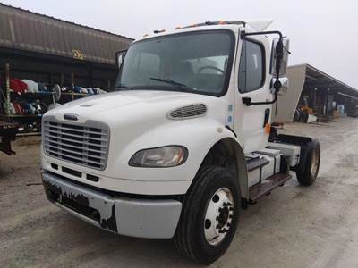 Freightliner M2 106 Day Cab Truck
