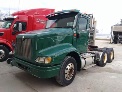 International 9200i Day Cab Truck