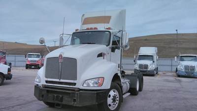 Kenworth T440 Day Cab Truck