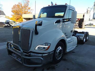 Kenworth T680 Day Cab Truck