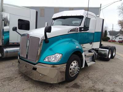 Kenworth T680 Day Cab Truck