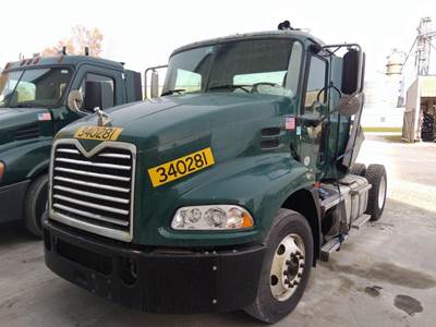 Mack Pinnacle CXU612 Day Cab Truck