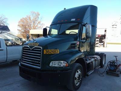 Mack Pinnacle CXU612 Day Cab Truck