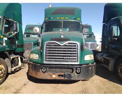 Mack Pinnacle CXU612 Day Cab Truck