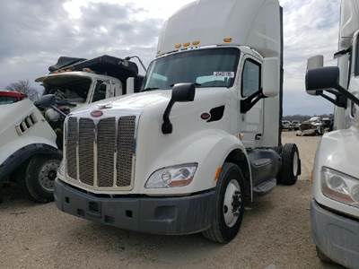 Peterbilt 579 Day Cab Truck