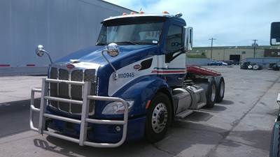 Peterbilt 579 Day Cab Truck
