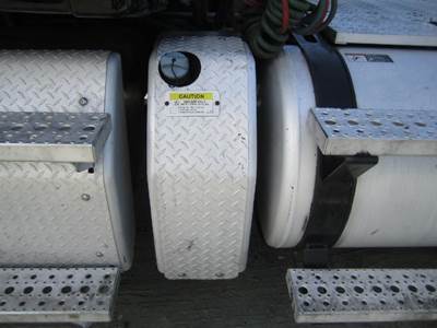 Freightliner Cascadia 113 DEF Tank