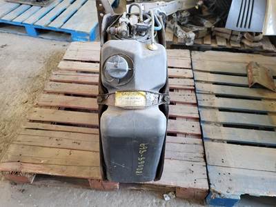 Freightliner Cascadia 113 DEF Tank