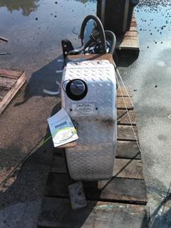 Freightliner Cascadia 113 DEF Tank