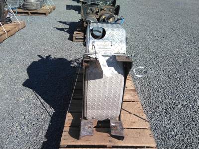 Freightliner Cascadia 113 DEF Tank