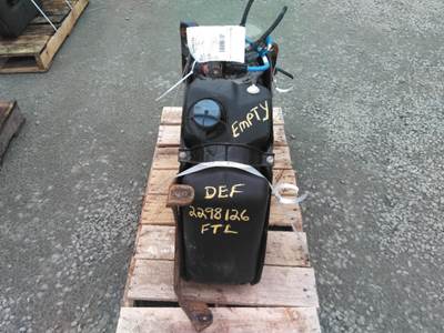 Freightliner Cascadia 113 DEF Tank