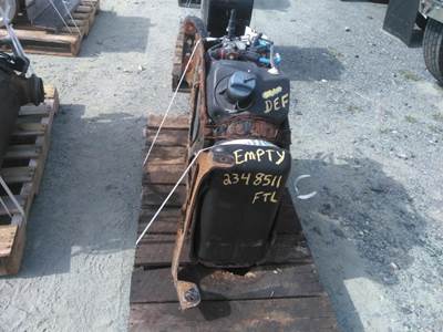 Freightliner Cascadia 113 DEF Tank