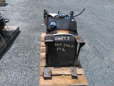 Freightliner Cascadia 113 DEF Tank