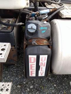 Freightliner Cascadia 113 DEF Tank