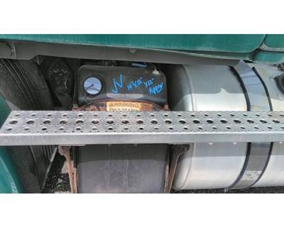 Freightliner Cascadia 113 DEF Tank