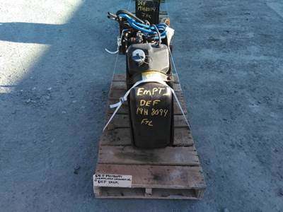 Freightliner Cascadia 116 DEF Tank