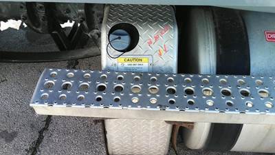 Freightliner Cascadia 116 DEF Tank