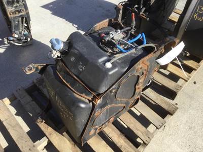 Freightliner Cascadia 125 DEF Tank