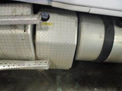 Freightliner Cascadia 125 DEF Tank