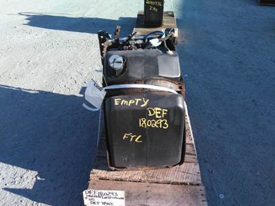 Freightliner Cascadia 125 DEF Tank