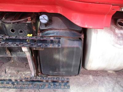 Freightliner Cascadia 125 DEF Tank