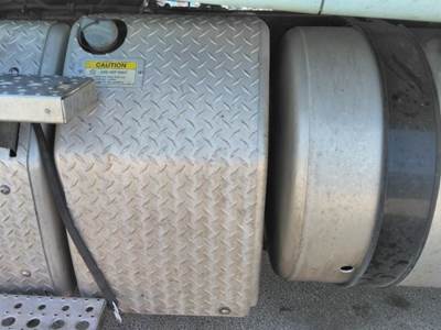 Freightliner Cascadia 125 DEF Tank