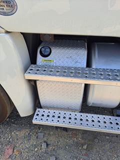Freightliner Cascadia 125 Left DEF Tank