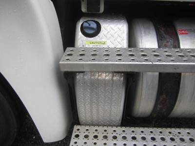 Freightliner Cascadia 125 DEF Tank