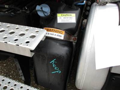 Freightliner Cascadia 125 DEF Tank